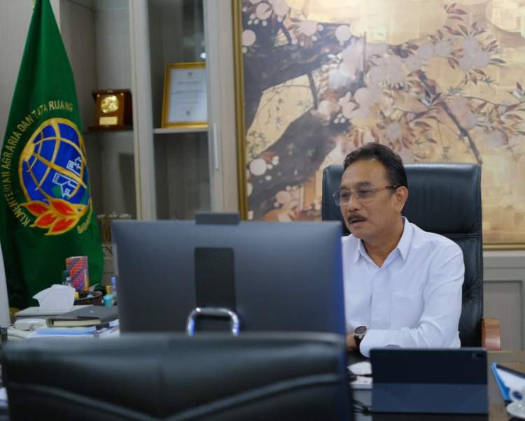 Sekjen ATR BPN membuka sosialisasi Permen Nomor 2 Tahun 2026 tentang penyelenggaraan kearsipan di lingkungan ATR BPN.