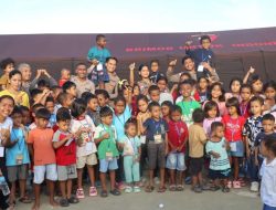 Satgas Damai Cartenz Ajak Anak Papua Belajar dan Bermain di Momen Paskah