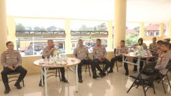 Kapolda Bengkulu memberikan arahan kepada jajaran dalam coffee morning terkait kesiapsiagaan cuaca ekstrem dan layanan 110
