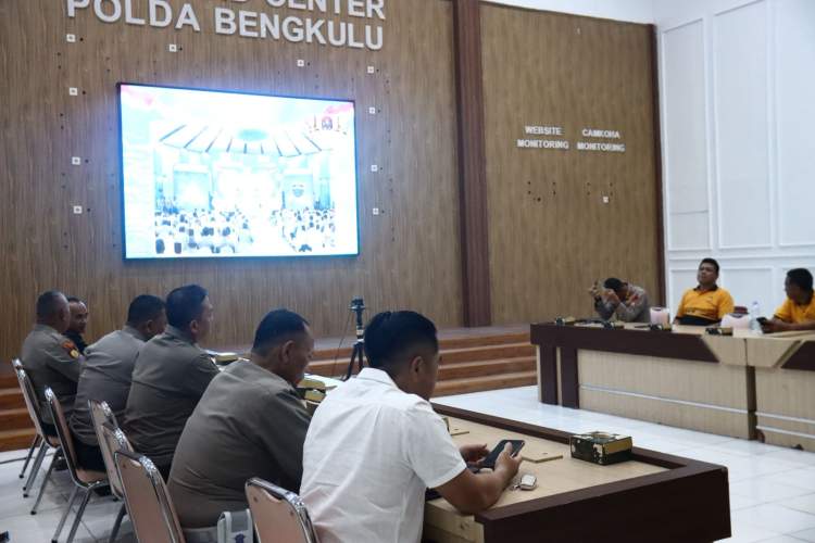 Irwasda Polda Bengkulu mengikuti rapat koordinasi TIK Polri secara virtual dari ruang command center