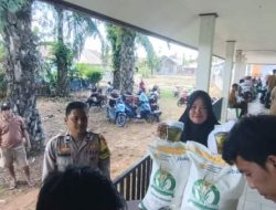 Polisi Kawal Bantuan Pangan, 102 Warga Terima Tanpa Hambatan