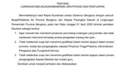 ubernur Bengkulu Helmi Hasan menandatangani surat edaran larangan gratifikasi dan penyuapan