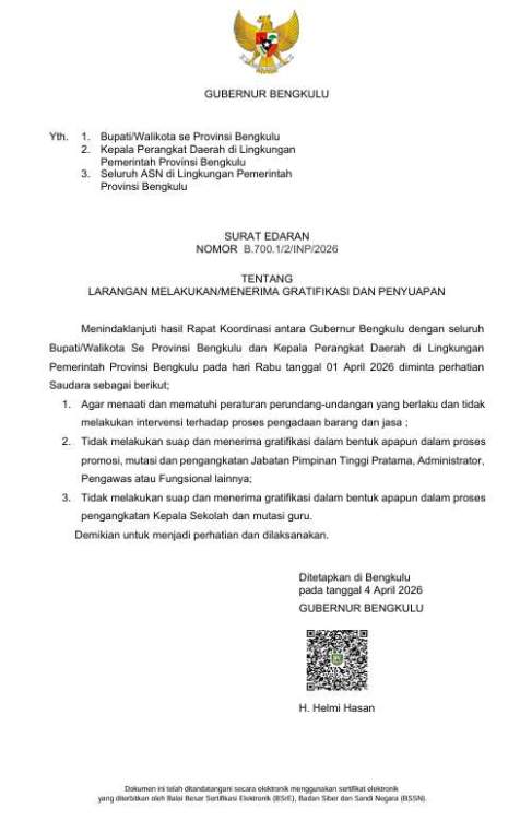 ubernur Bengkulu Helmi Hasan menandatangani surat edaran larangan gratifikasi dan penyuapan
