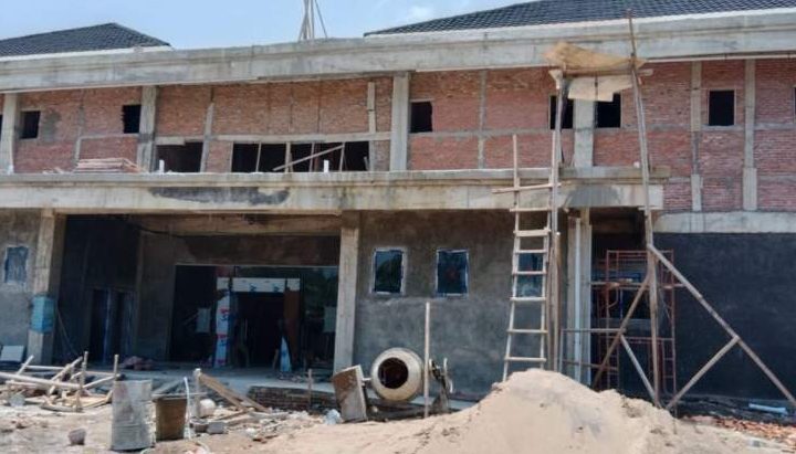 Pembangunan Gedung Pengadilan Agama Mukomuko yang tetap berjalan di tengah dugaan kasus korupsi