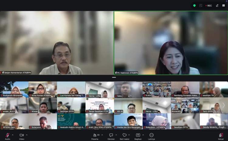 Pegawai Kementerian ATR/BPN mengikuti rapat daring pembahasan KRO dan RO anggaran 2027