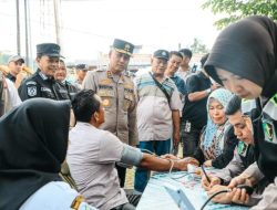 Kapolda Bengkulu Turun Langsung, Salurkan Bantuan untuk Korban Banjir Lebong
