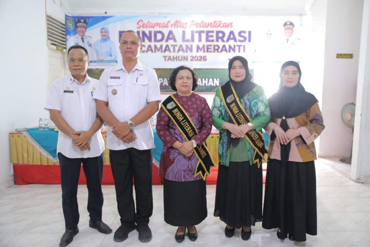 Bunda Literasi Asahan Yusnila Indriati Taufik melantik Bunda Literasi Kecamatan Meranti untuk penguatan budaya baca dan literasi masyarakat di Kabupaten Asahan
