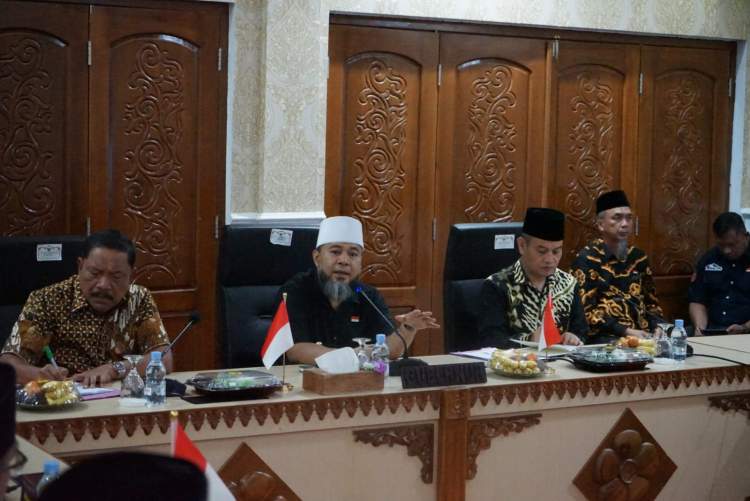 Gubernur Bengkulu Helmi Hasan memimpin rapat bersama kepala OPD di Balai Raya Semarak