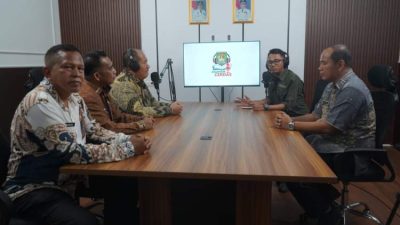 Peluncuran studio podcast Asahan Cerdas oleh Dinas Pendidikan Kabupaten Asahan bersama para guru dan pejabat daerah