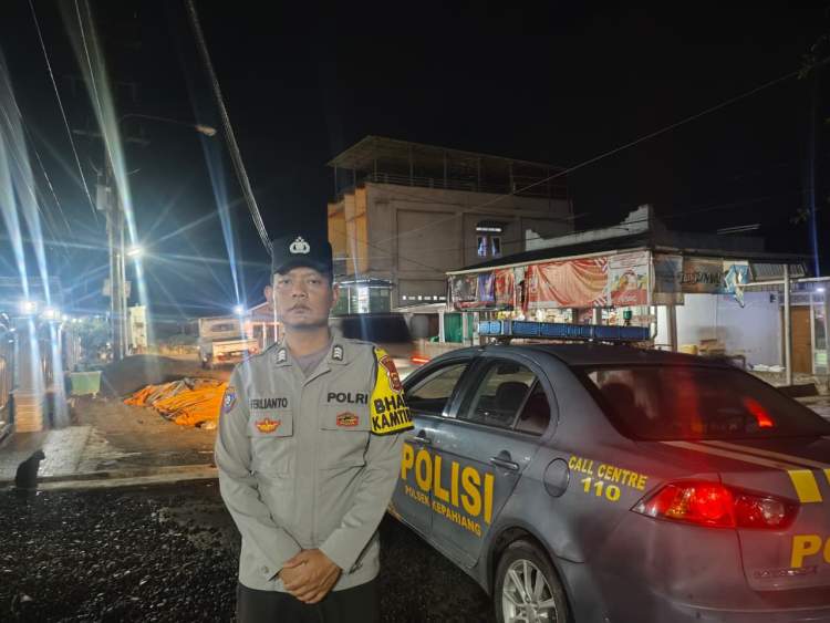 Personel Polsek Kepahiang melakukan patroli KRYD di kawasan Pasar Kepahiang pada malam hari