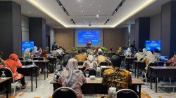 Sekda Bengkulu membuka kegiatan capacity building TP2DD 2026 di Hotel Mercure Bengkulu bersama peserta dari kabupaten kota