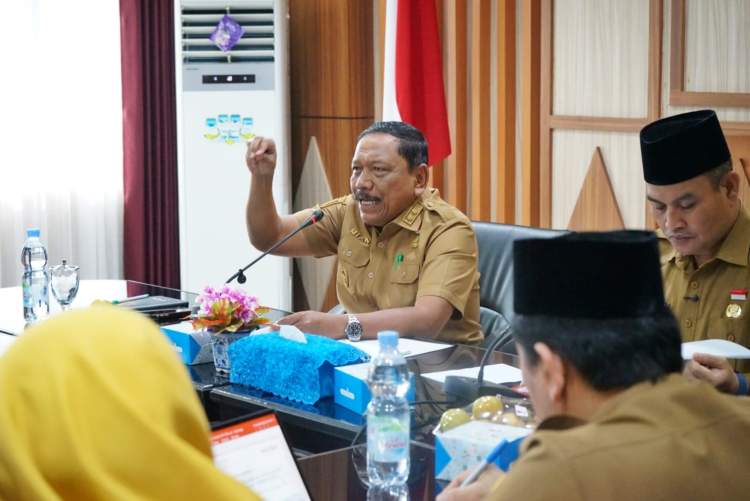 Wakil Gubernur Bengkulu Mian memimpin rapat optimalisasi PAD bersama OPD