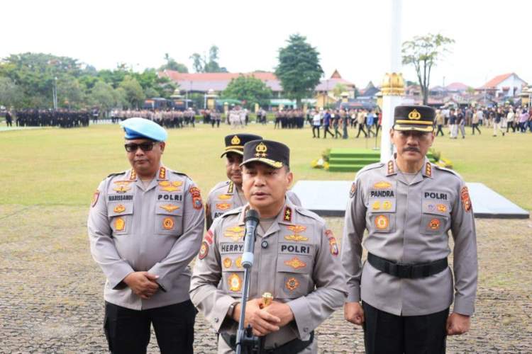 Kapolda Riau Irjen Herry Heryawan memimpin evaluasi dan rotasi personel Polsek Panipahan Rokan Hilir