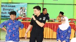 Personel Polda Bengkulu memberikan sosialisasi literasi digital kepada pelajar di sekolah