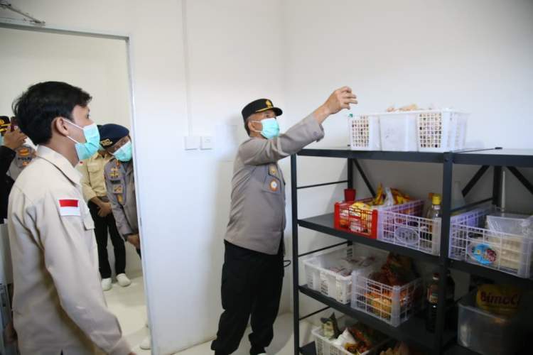 Kapolda Bengkulu mengecek dapur gizi Brimob Kandang