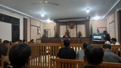 Suasana sidang praperadilan di Pengadilan Negeri Bintuhan Kabupaten Kaur