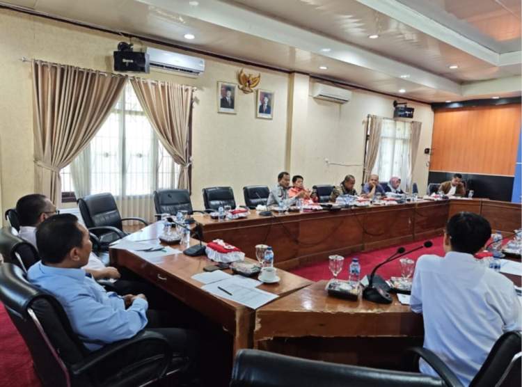 Rapat Pansus DPRD Kota Bengkulu membahas pengelolaan parkir dan PAD
