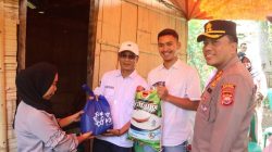 Polres Kepahiang menyerahkan bantuan sosial kepada korban sengatan listrik di Desa Talang Sawah