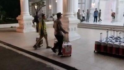 Polisi Turun Tangan, Koper Jamaah Ikut Diangkat