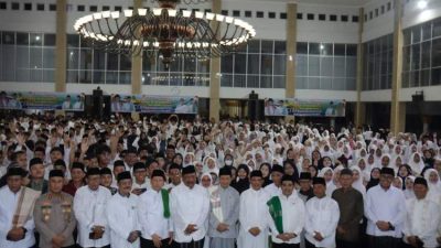 Kapolda Bengkulu menghadiri Tabligh Akbar di Masjid Raya Baitul Izzah bersama Menteri Agama