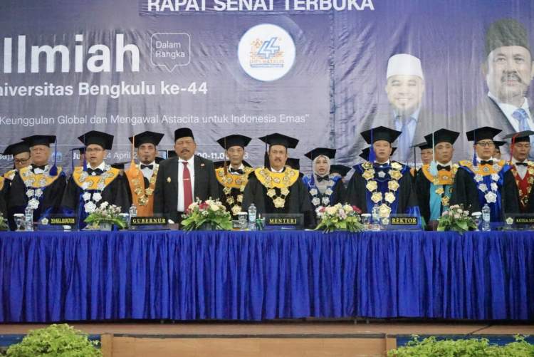 Menteri Bappenas memberikan orasi ilmiah di Dies Natalis Universitas Bengkulu
