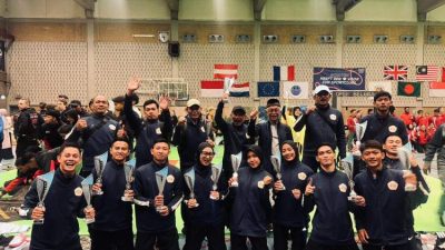 Atlet Timnas Pencak Silat Indonesia berpoto bersama usai meraih medali emas di Belgium Open 2026