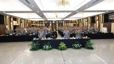 Wakapolri Komjen Pol Dedi Prasetyo membuka Rakernis Polri 2026 dan menyerahkan penghargaan IKPA di Mabes Polri Jakarta