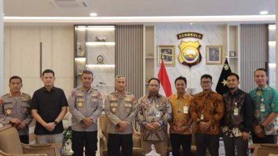 Kapolda Bengkulu Mardiyono menerima kunjungan silaturahmi Executive GM Pertamina Patra Niaga Sumbagsel di ruang kerja Kapolda