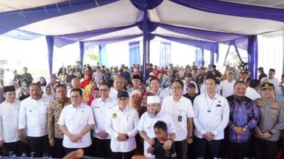 Ketua DPRD Bengkulu Sumardi hadir saat rembuk tani di area persawahan Kota Bengkulu.
