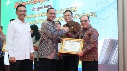 Sekjen ATR/BPN Dalu Agung Darmawan saat membuka Webinar Kearsipan ATR/BPN 2026 di Jakarta.