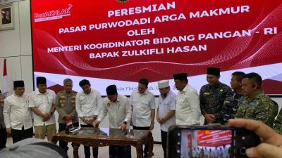Zulkifli Hasan meresmikan Pasar Purwodadi Arga Makmur bersama Gubernur Bengkulu Helmi Hasan