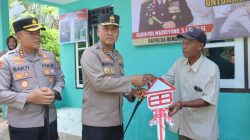 Kapolda Bengkulu meresmikan rumah warga hasil program bedah rumah di Bengkulu Utara