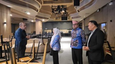 Petugas Satpol PP Kota Bengkulu bersama UPTD PPA melakukan klarifikasi di Hotel Mercure terkait aktivitas hiburan malam