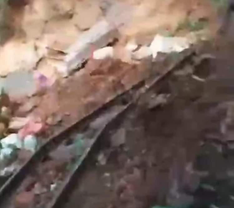 Jalur Molek di Lebong Tandai ambrol akibat longsor.