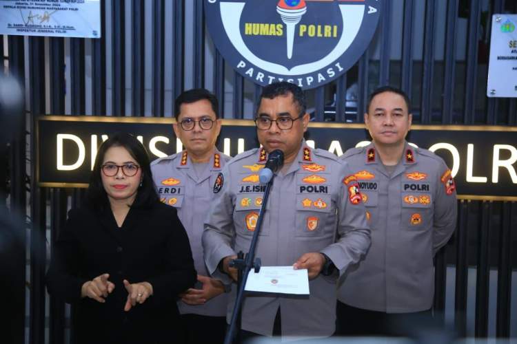 Kadiv Humas Polri Irjen Pol Johnny Eddizon Isir